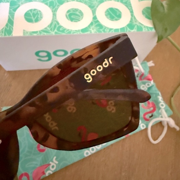 Goodr Tortoise Shell Sunglasses - Picture 3 of 4